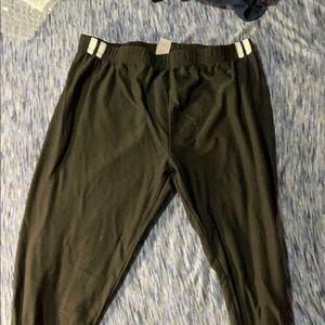 SOLD*8 for $50🌼black leggings